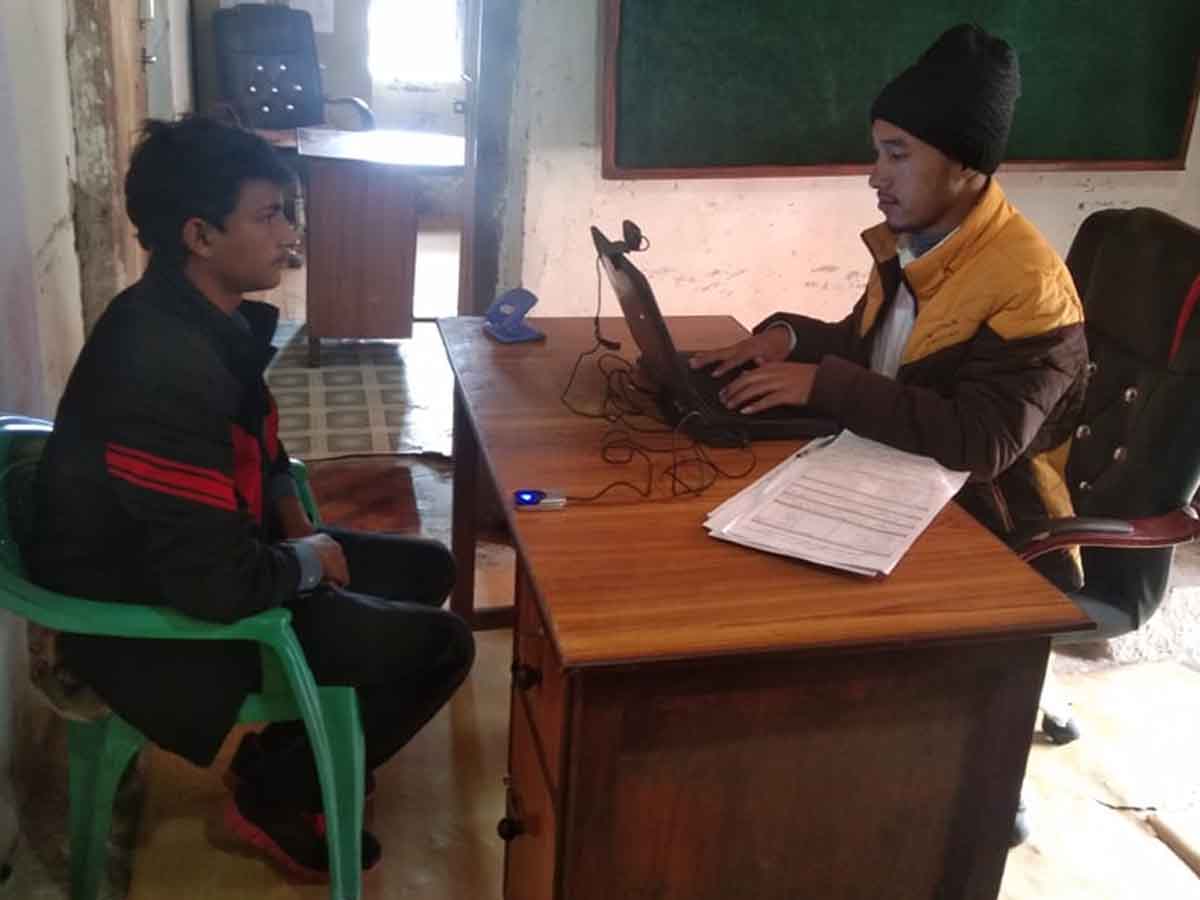 बैतडीमा इलाका प्रशासन पुर्चौडीबाट पनि  फोटोसहितको मतदाता नामावली संकलन